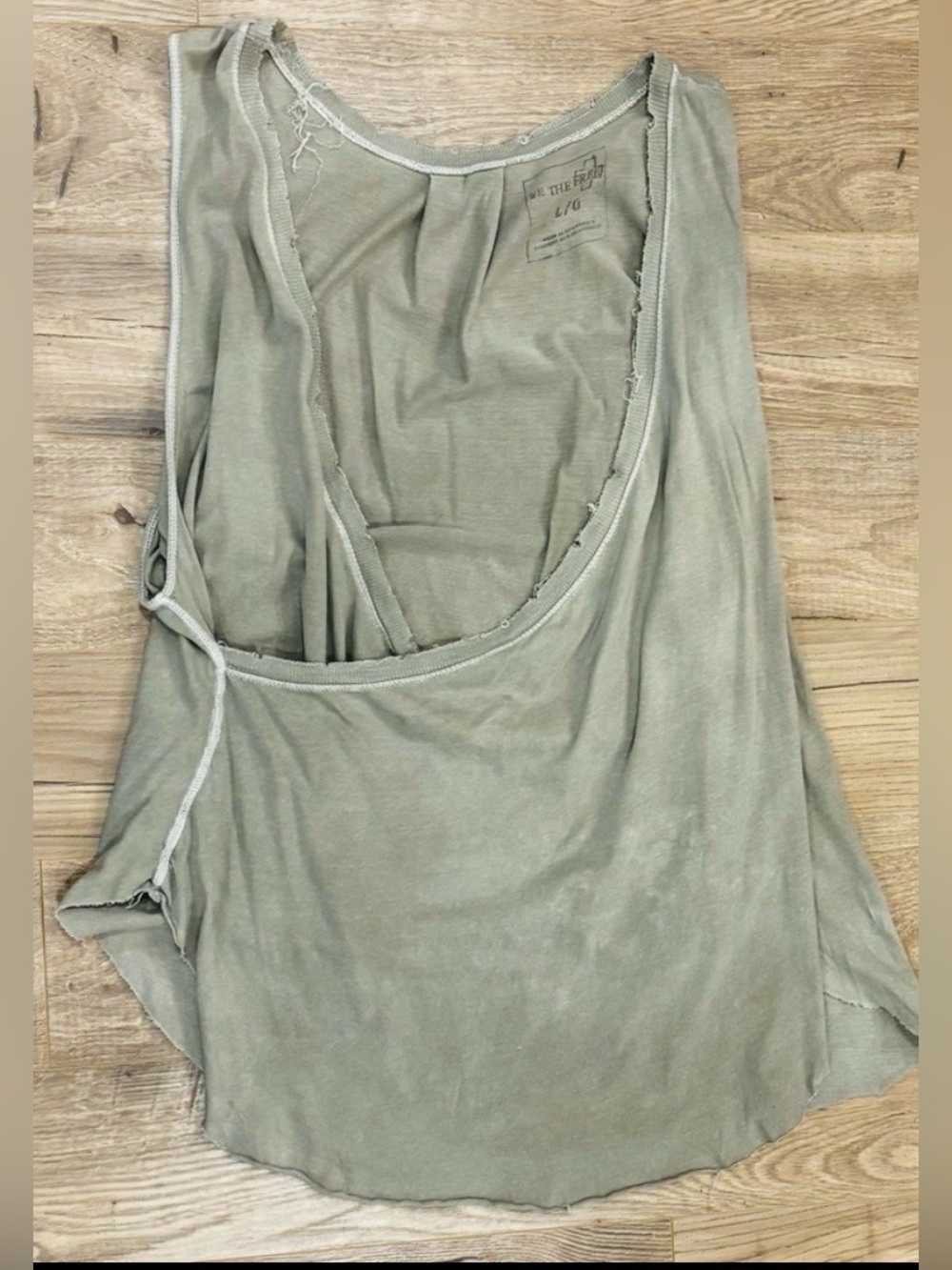 We The Free Light Green Crossover Front V-Neck Top Size Large Oversized Like New